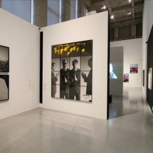 周念迦|先锋的质感：观西岸美术馆“另辟前卫”摄影展