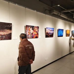 “光影诗笺·2025”——宝山区摄影艺术作品展开幕