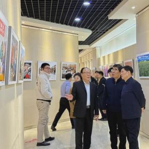 “新时代·新兵团”主题摄影展首展在十二师启幕