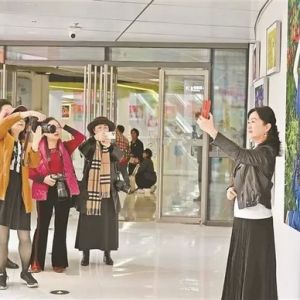 “深i她·圳美丽”摄影展开展