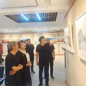 第一届甘肃现代摄影艺术展览武威巡展活动开幕