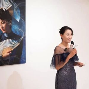 聚焦女性成长 孟婧人像摄影展亮相北京