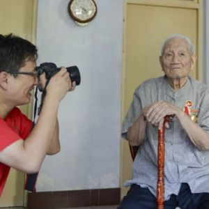 ​11年10万多张！为老兵拍照，与时间赛跑