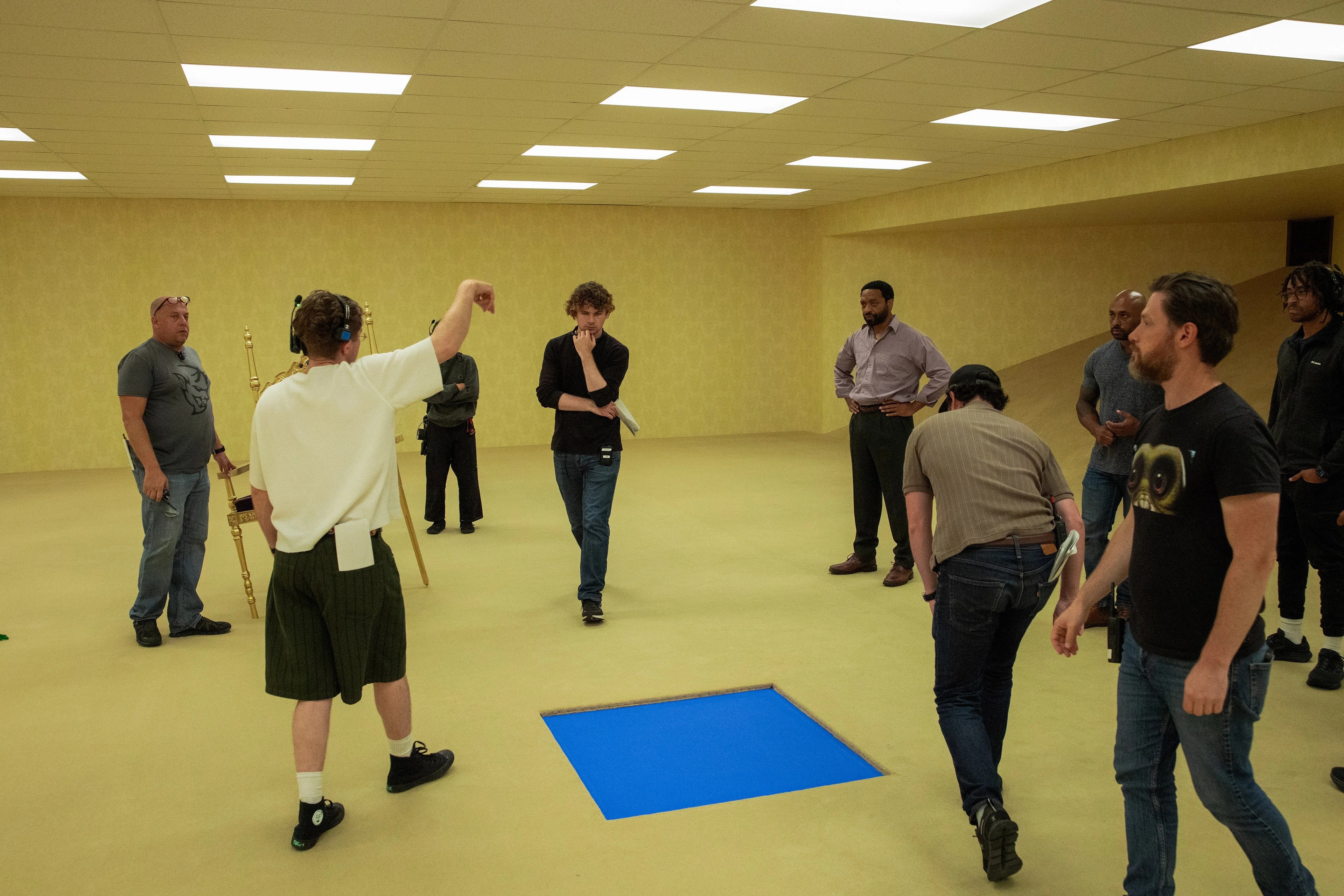 sonycine-jeremy-cox-backrooms-venice-2-camera-bts-parsons-with-crew.jpg.jpg