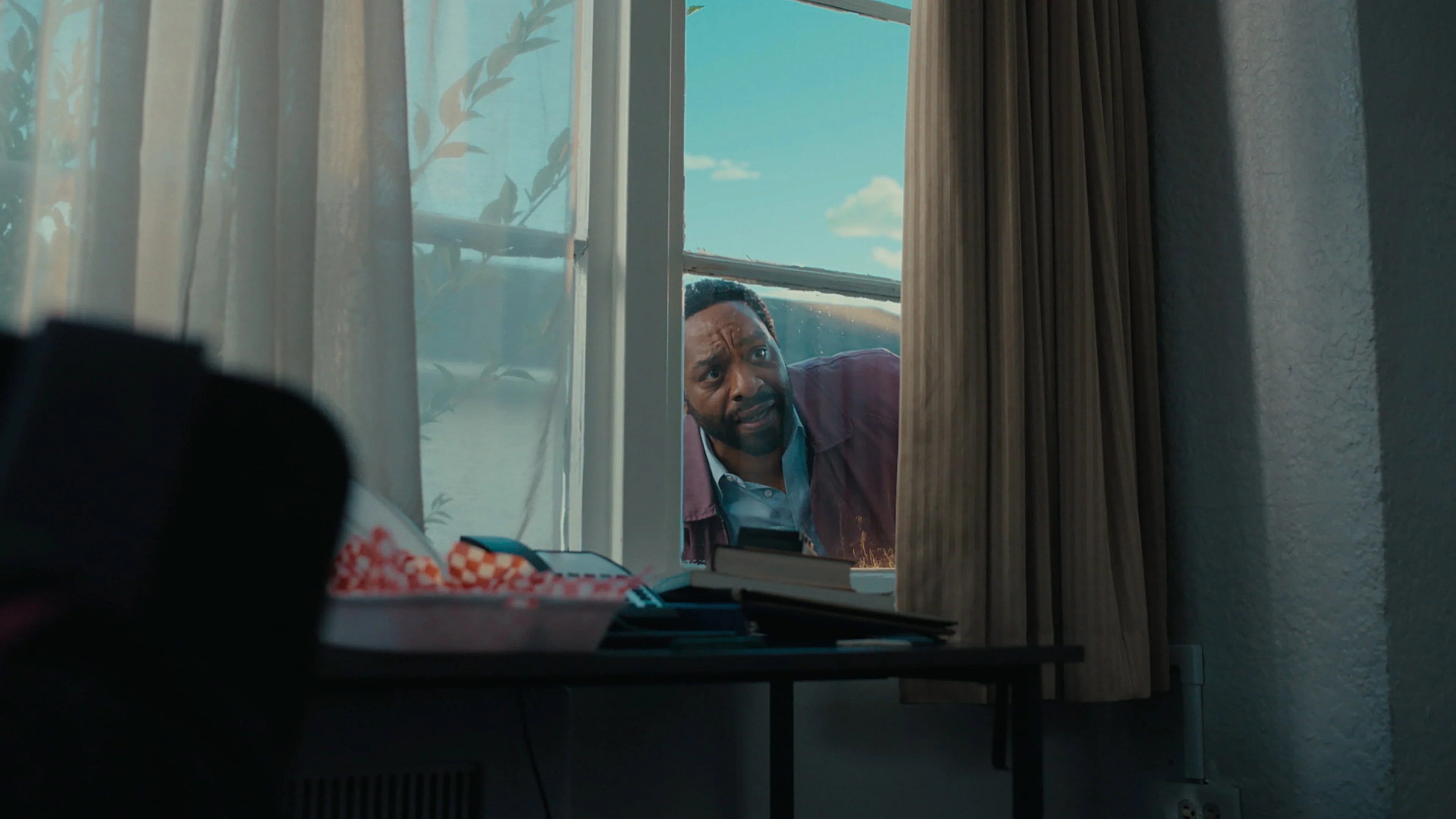 sonycine-jeremy-cox-backrooms-venice-2-camera-still-Ejiofor-wide.jpg.jpg