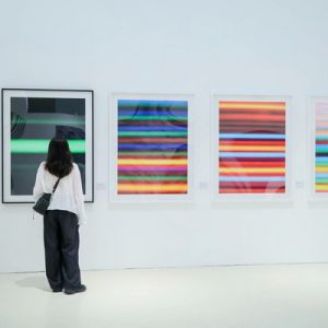 三位抽象艺术家同展对话，央美美术馆新展聚焦当代艺术力量 ...