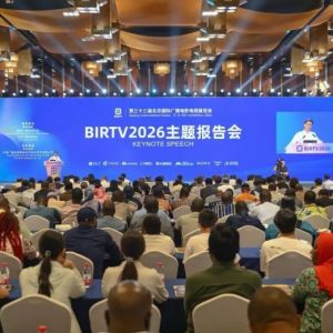 ​爱图仕全彩大功率LED影视灯STORM CS32斩获BIRTV2026推荐产品奖