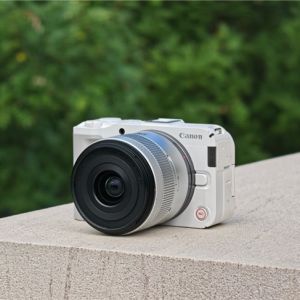 轻巧高颜值的随身拍照神器 佳能EOS R50 V上手体验